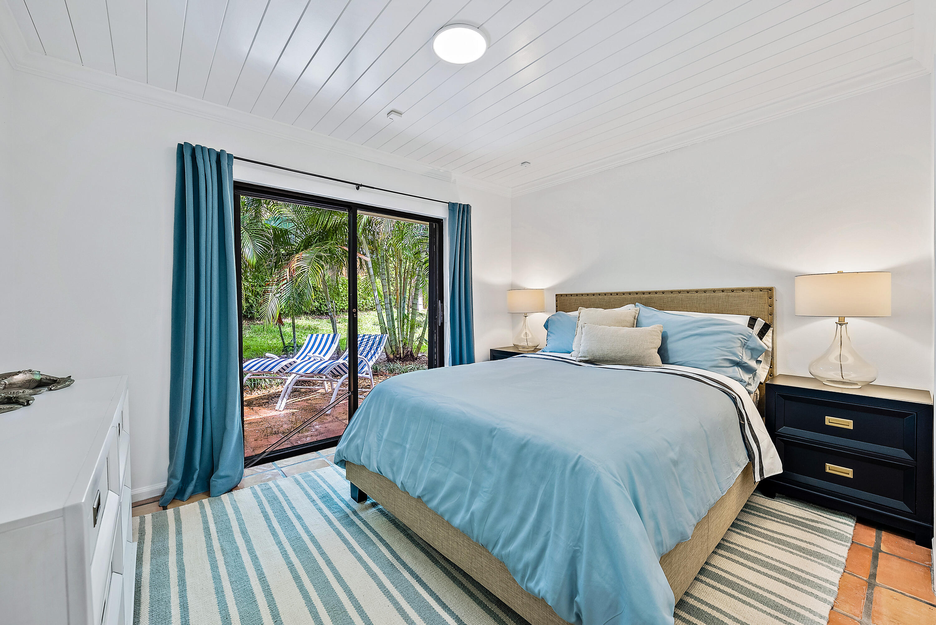 TWELVE OAKS CONDO - Residential