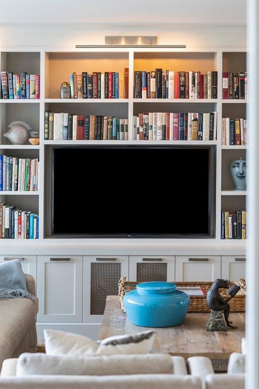 TWENTY FIVE HUNDRED SOUTH - Residential