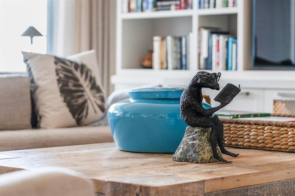 TWENTY FIVE HUNDRED SOUTH - Residential