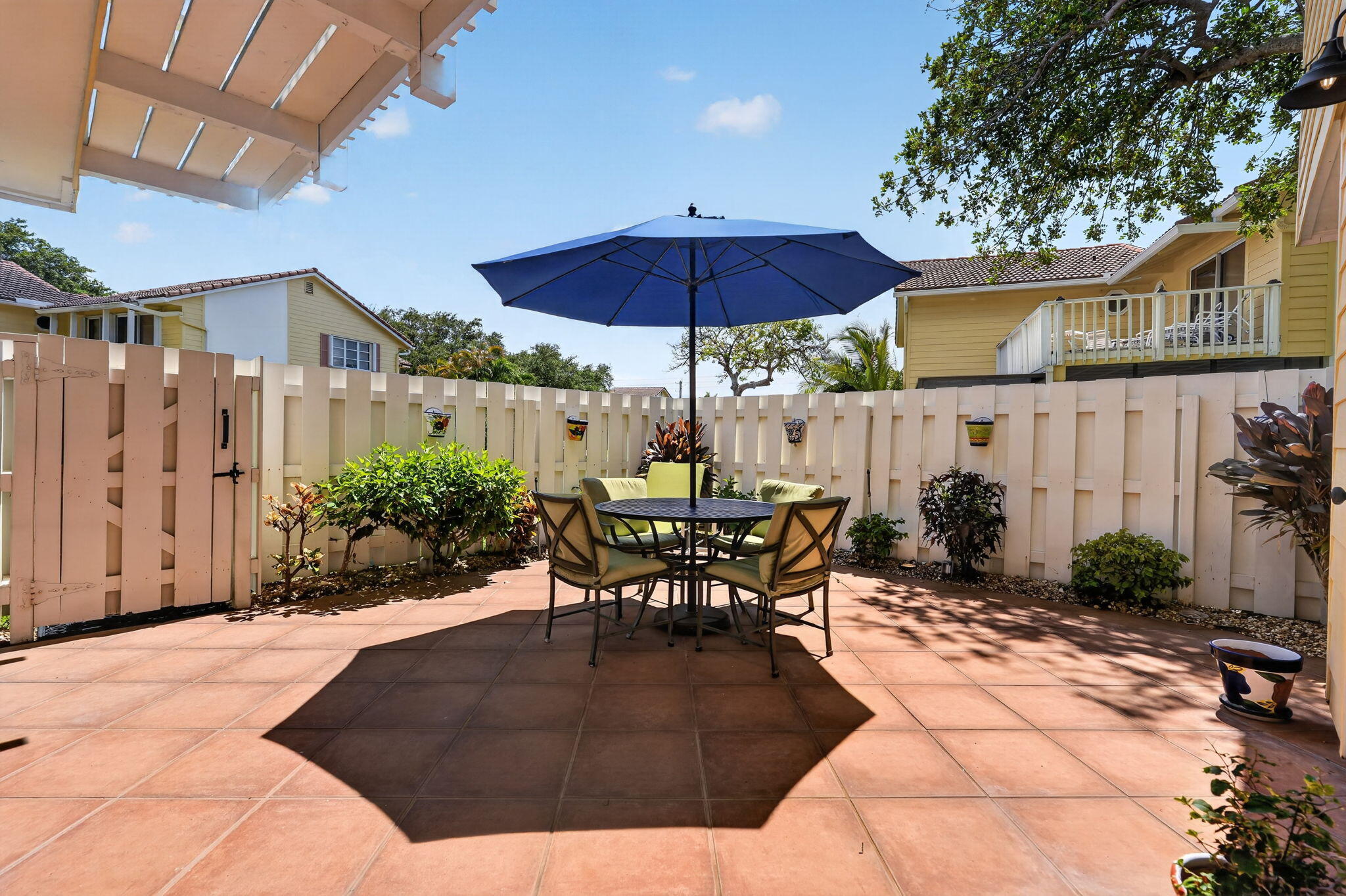290 Seabreeze Circle