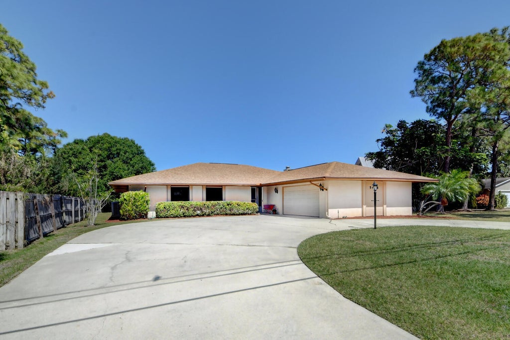 Photo of 5408 Cassia Drive, Fort Pierce, FL 34982 (MLS # R10780765)