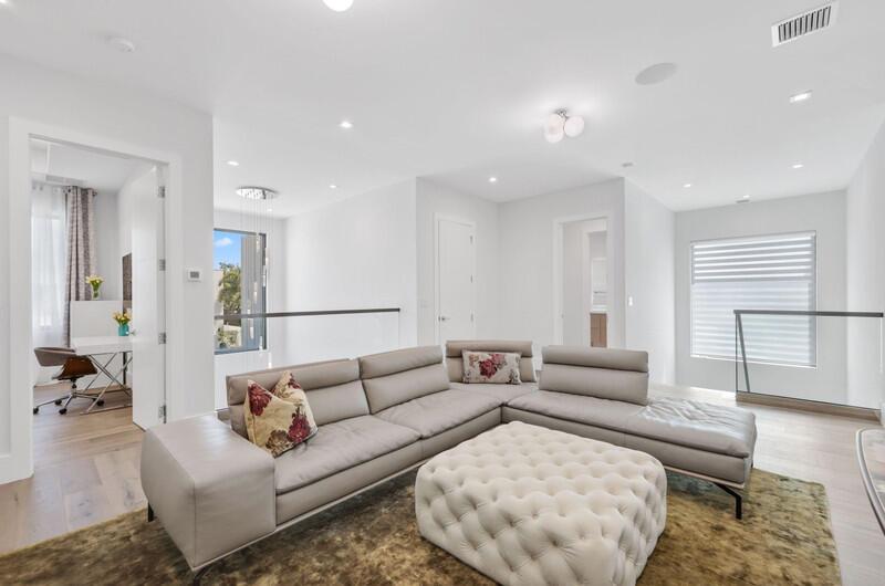 KINGS COURT - Residential