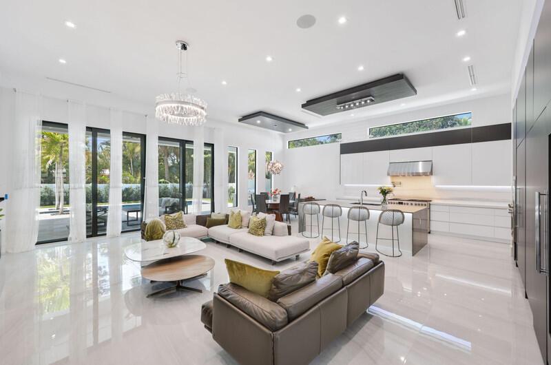 KINGS COURT - Residential