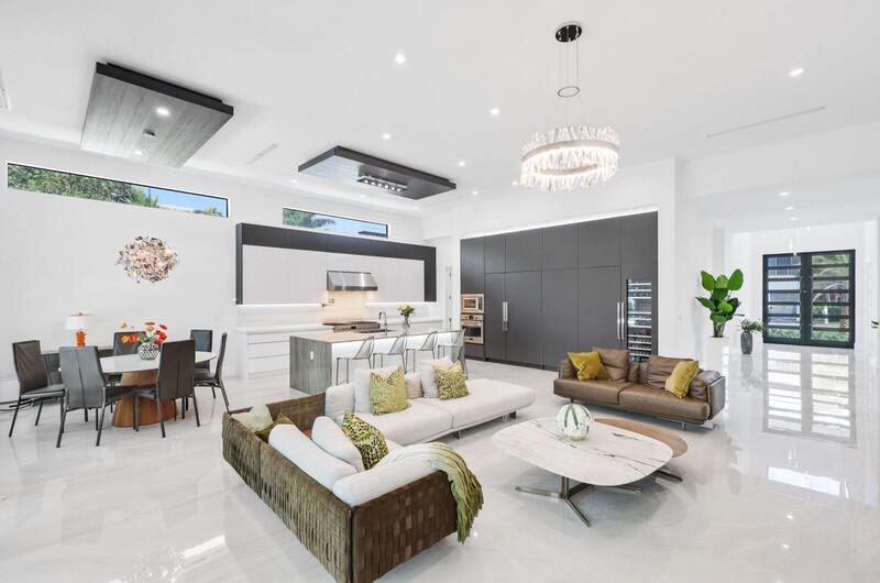 KINGS COURT - Residential