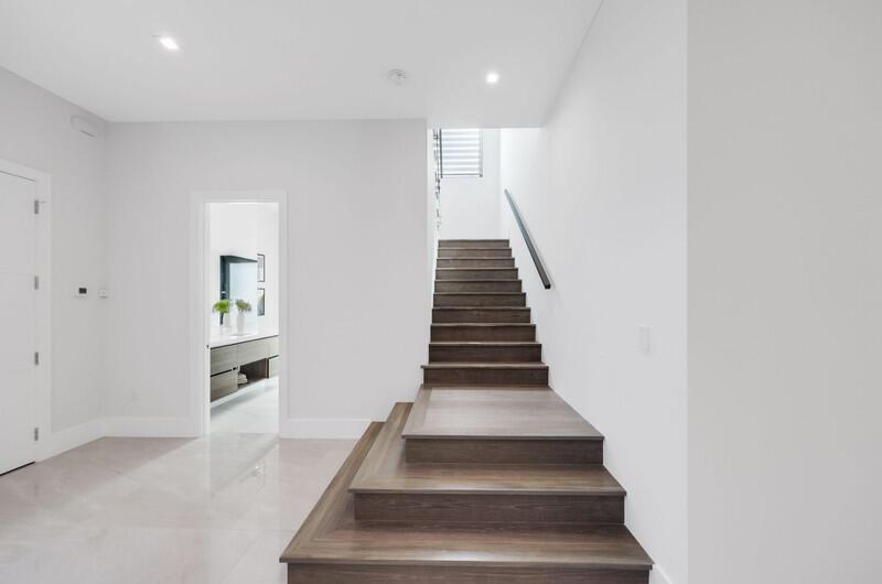 KINGS COURT - Residential