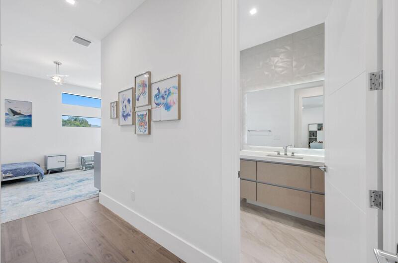 KINGS COURT - Residential