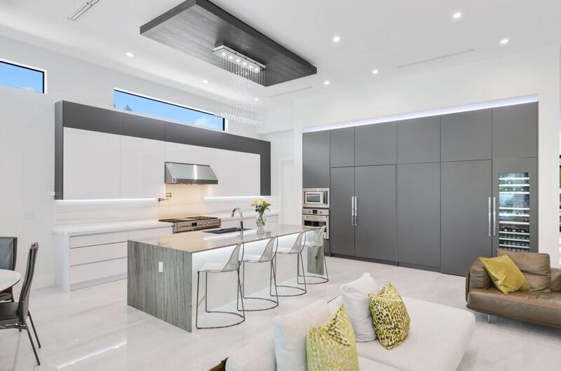KINGS COURT - Residential