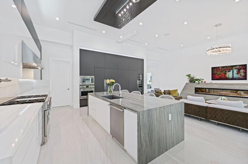 KINGS COURT - Residential