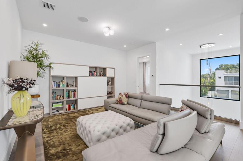 KINGS COURT - Residential