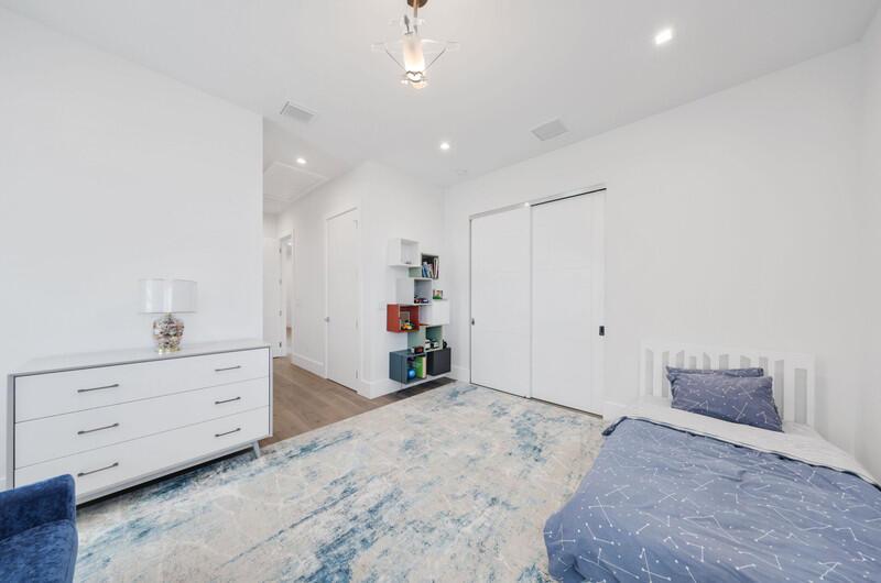 KINGS COURT - Residential