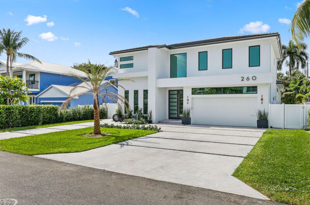 Photo of 260 NE 3rd Street, Boca Raton, FL 33432 (MLS # R11129492)