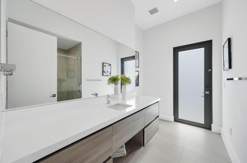 KINGS COURT - Residential