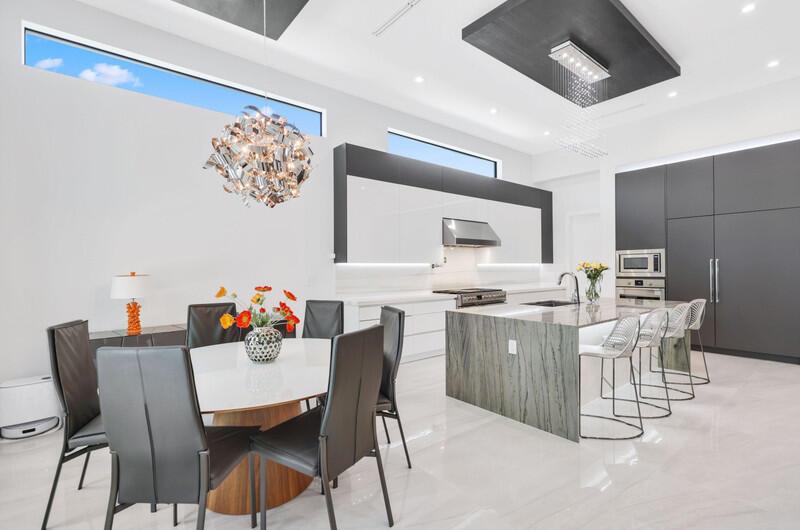KINGS COURT - Residential
