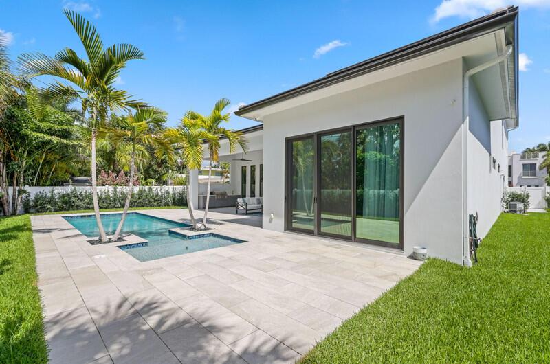 KINGS COURT - Residential