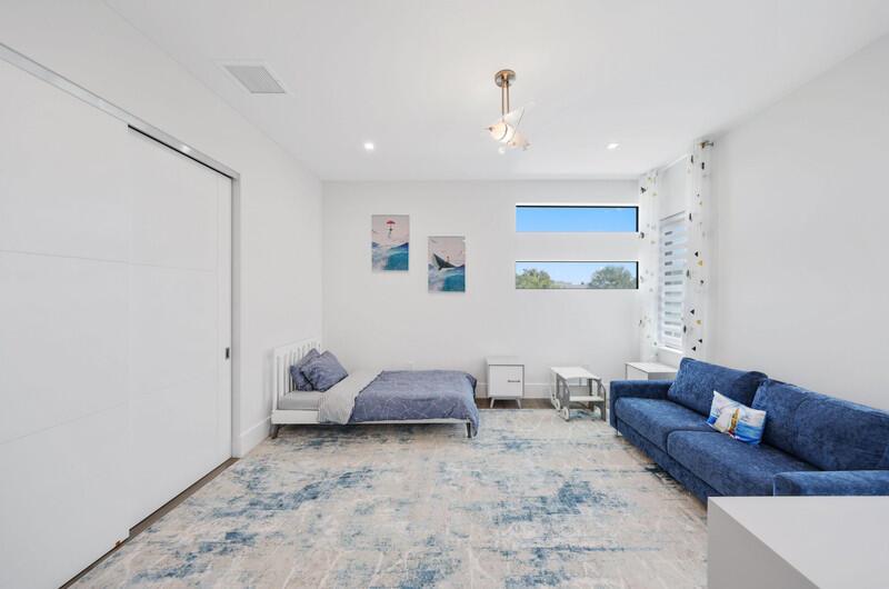 KINGS COURT - Residential