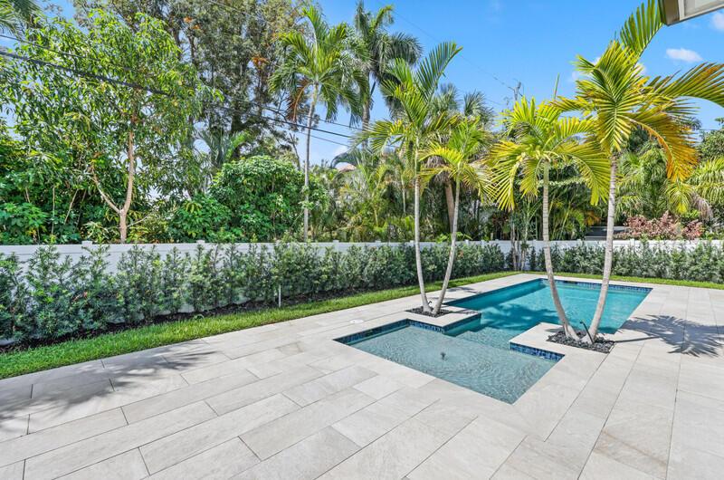 KINGS COURT - Residential