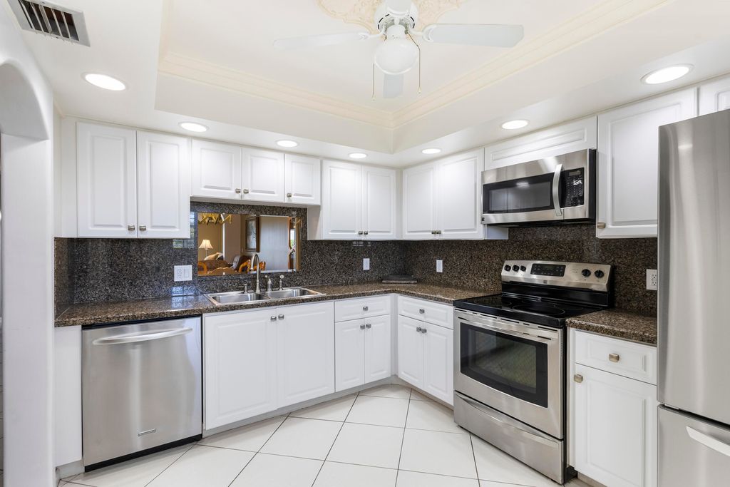 Photo of 250 John F Kennedy Drive #Ph7, Lake Worth, FL 33462 (MLS # R10992472)