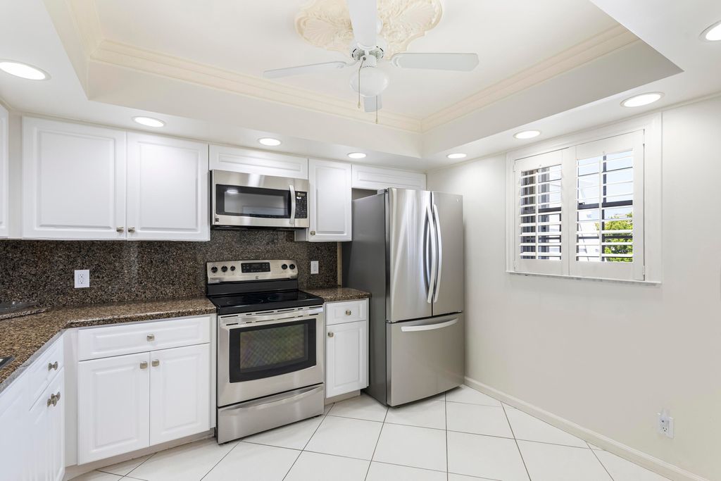 Photo of 250 John F Kennedy Drive #Ph7, Lake Worth, FL 33462 (MLS # R10992472)