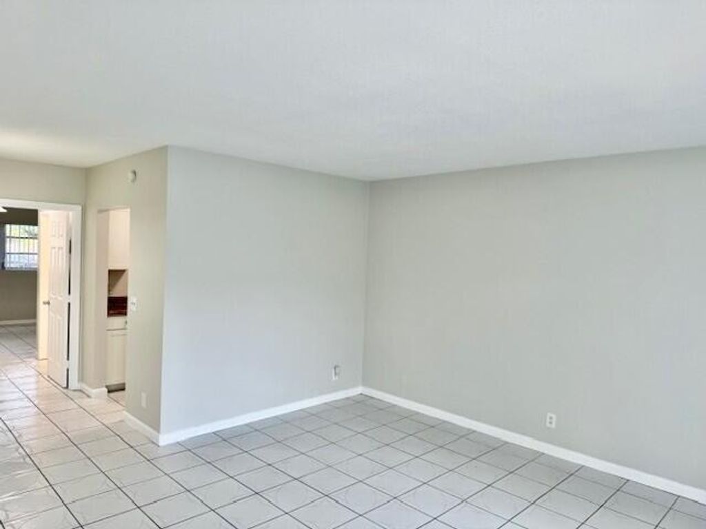 Photo of 2303 S Federal Highway #5, Boynton Beach, FL 33435 (MLS # B26016276)