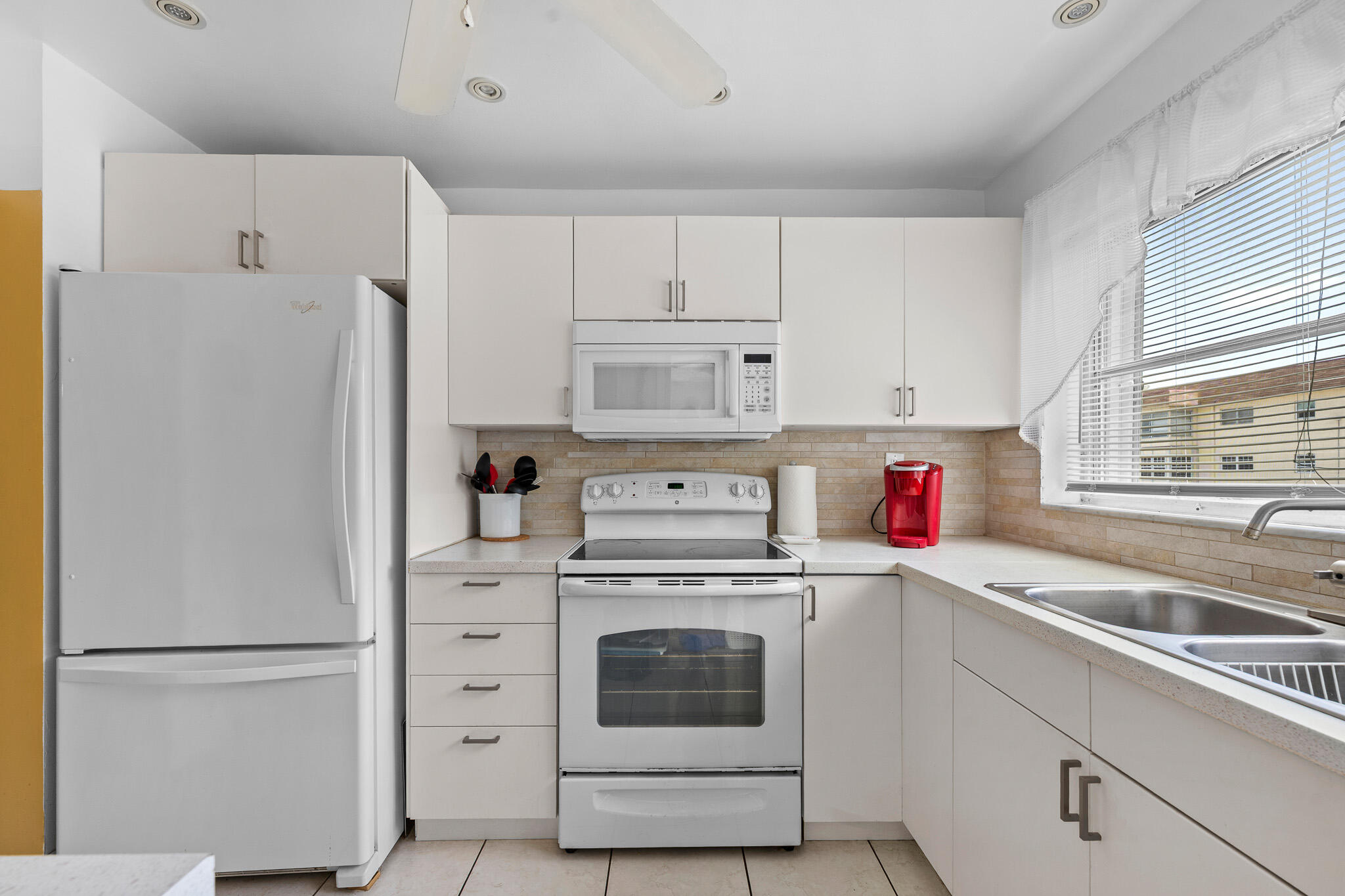 MAJESTIC GARDENS CONDOMINIUM - Residential