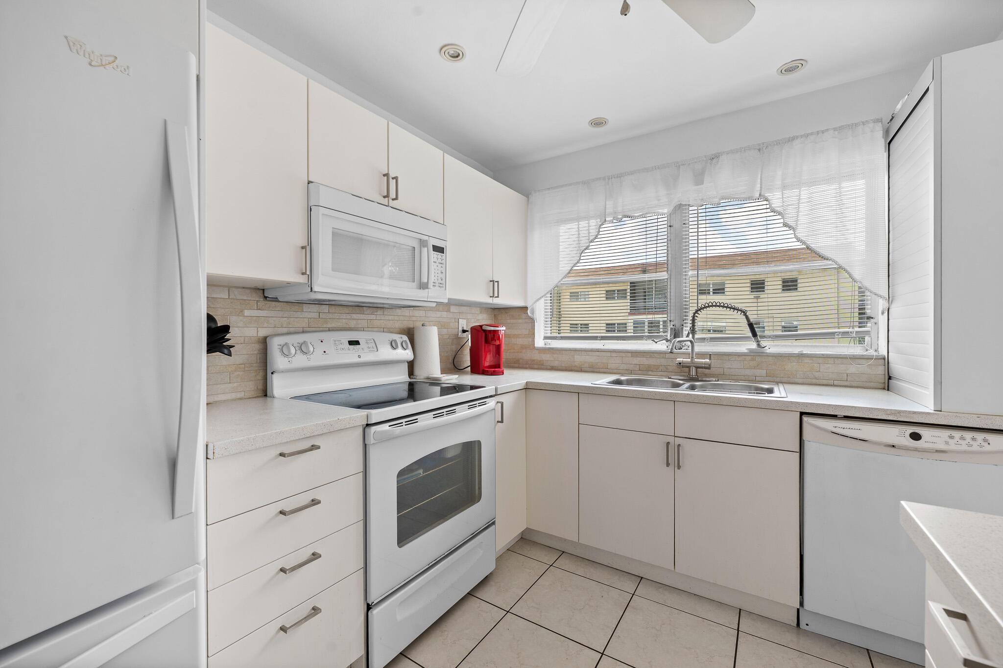 MAJESTIC GARDENS CONDOMINIUM - Residential