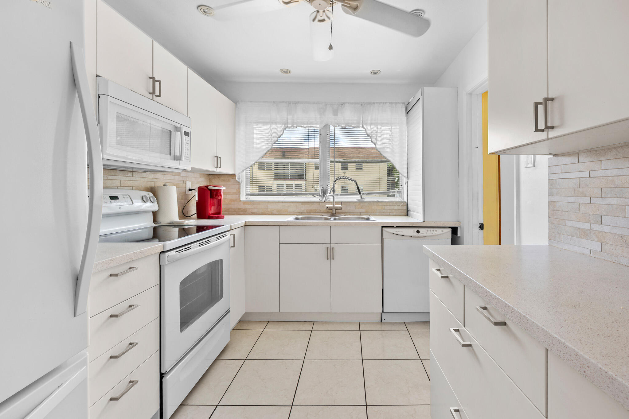 MAJESTIC GARDENS CONDOMINIUM - Residential