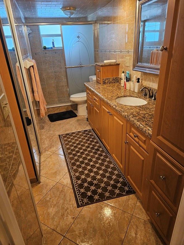 SAPPHIRE CONDO - Residential