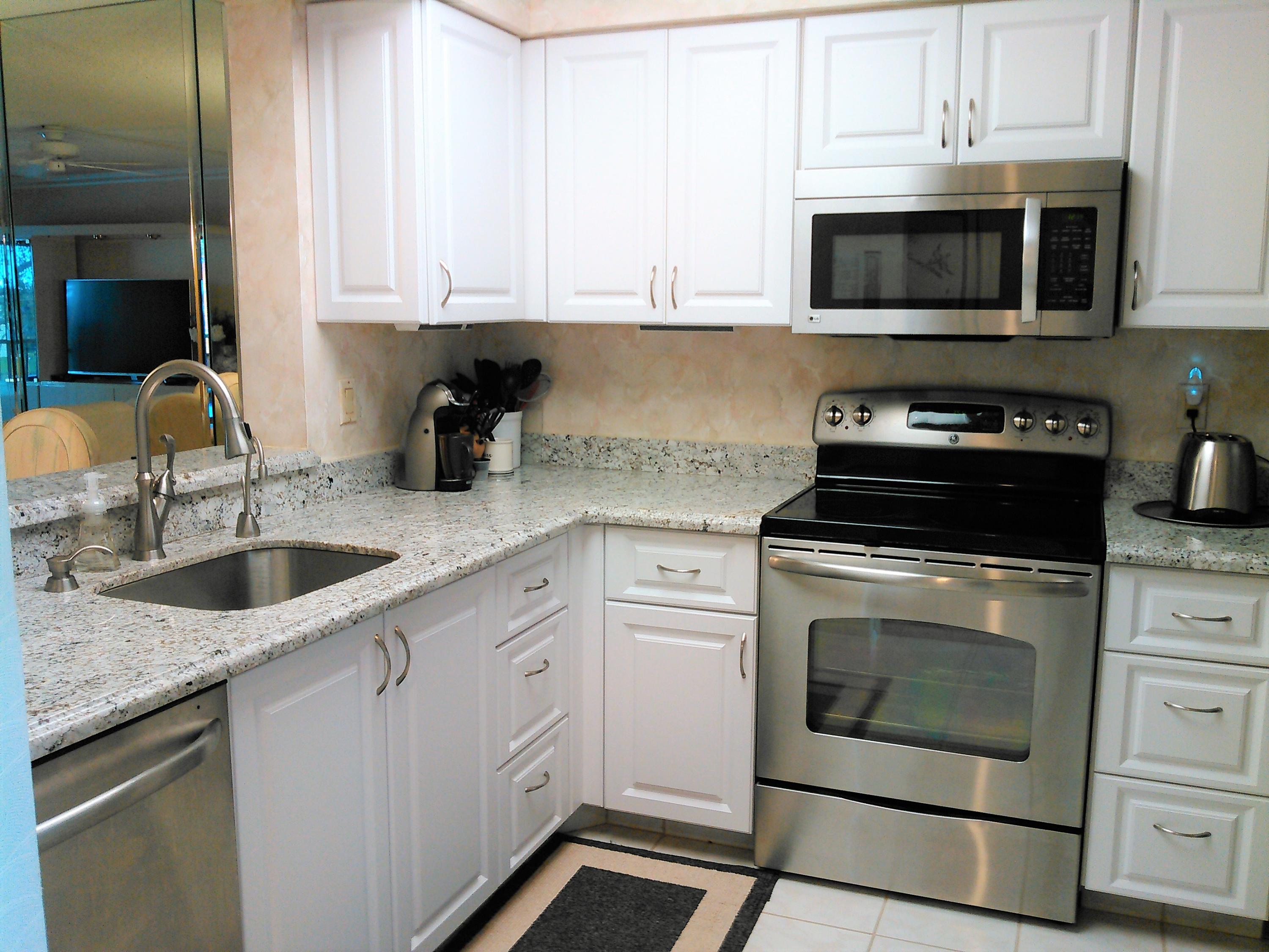 HUNTINGTON POINTE - Residential