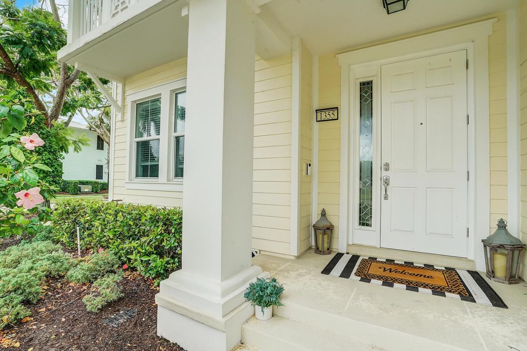 Photo of 1355 N Jeaga Drive, Jupiter, FL 33458 (MLS # R10985059)