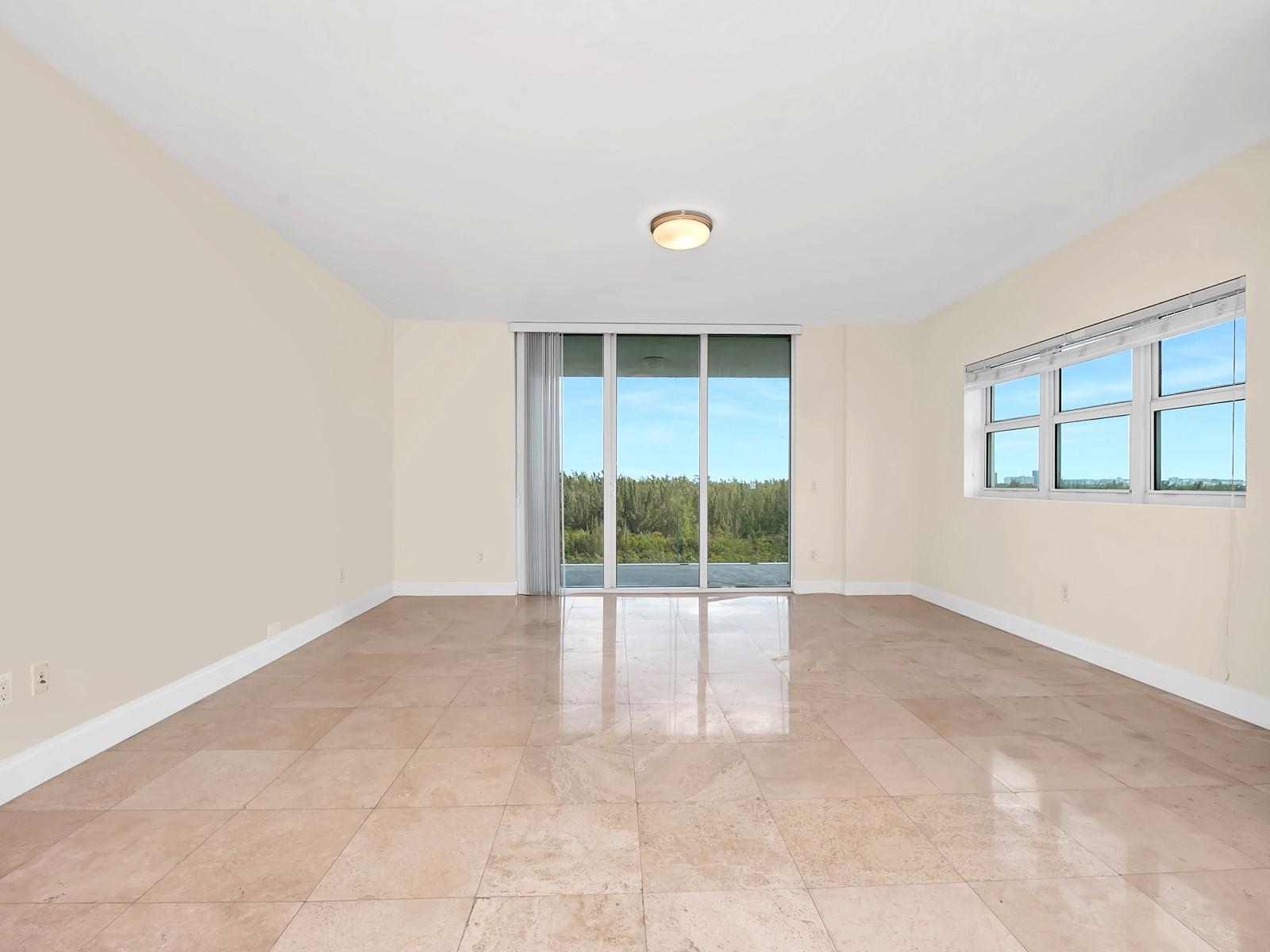 15051 Royal Oaks Ln 906
