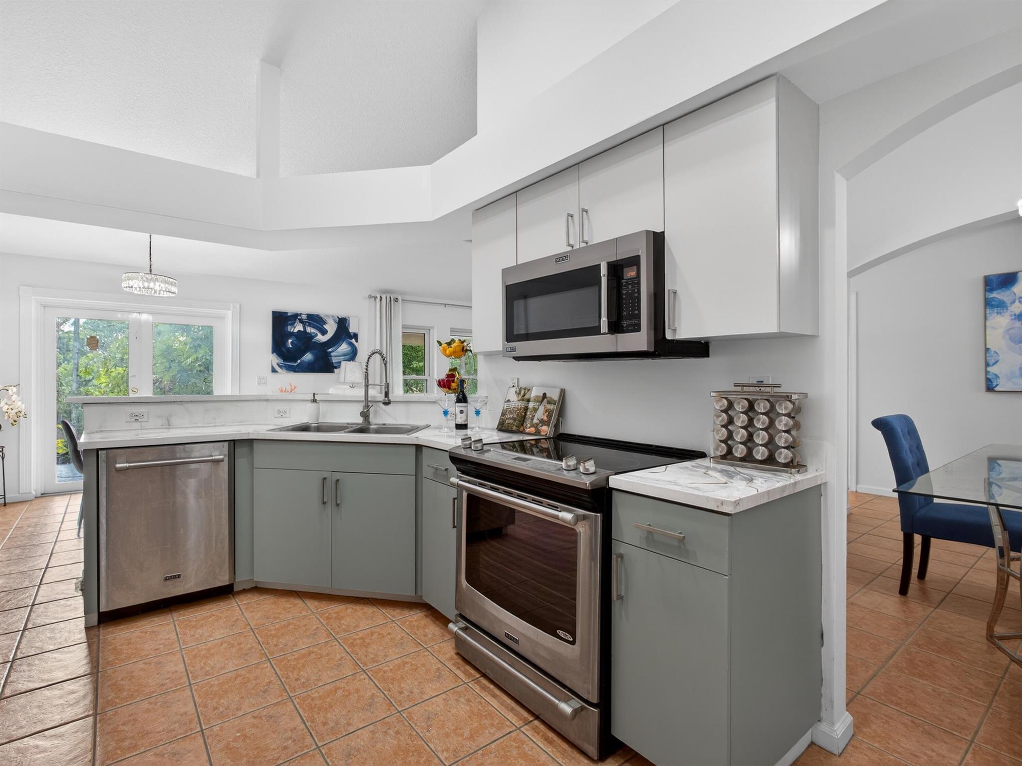 24-42-40~ S 243.6 FT OF N - Residential