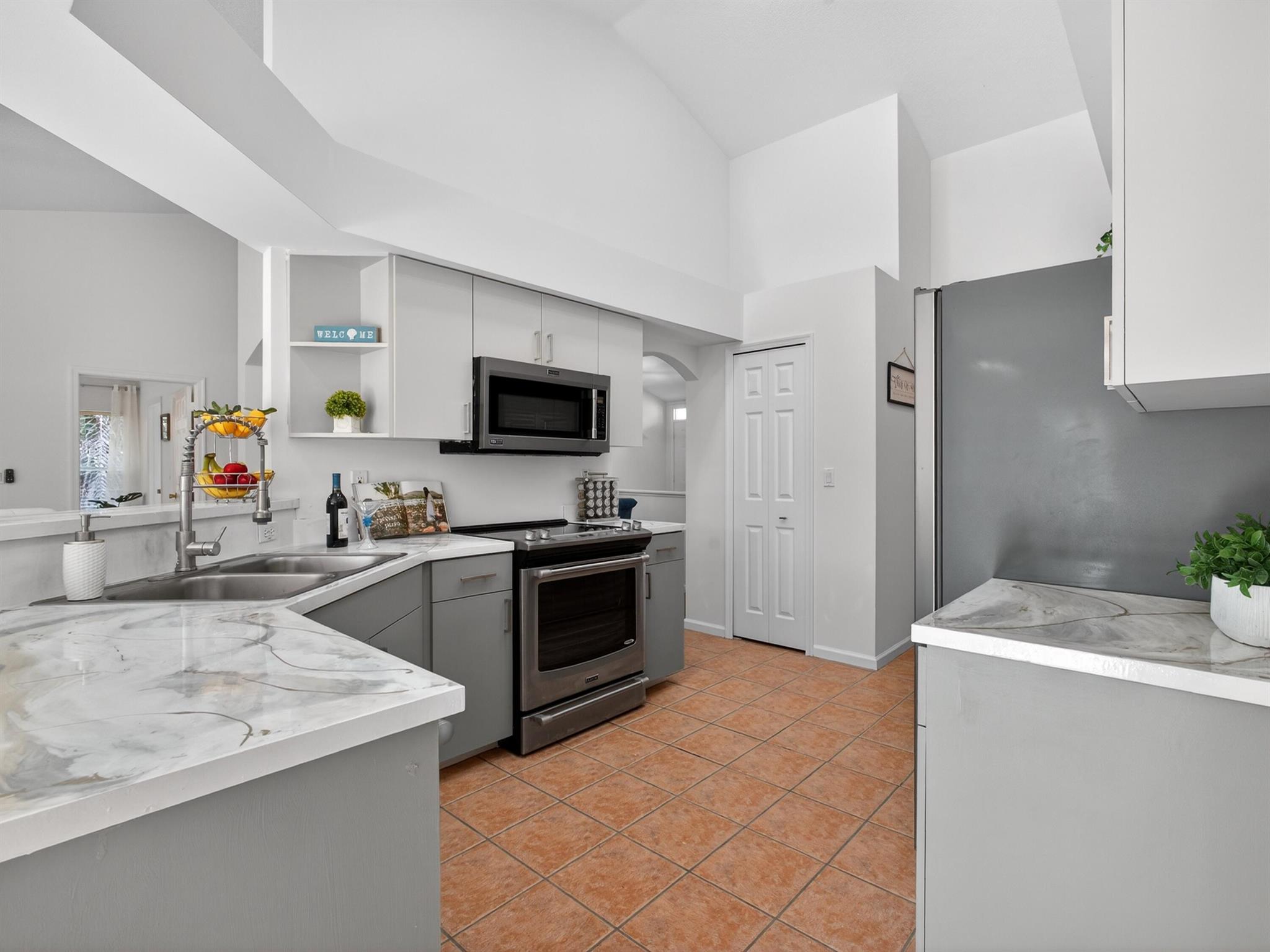 24-42-40~ S 243.6 FT OF N - Residential