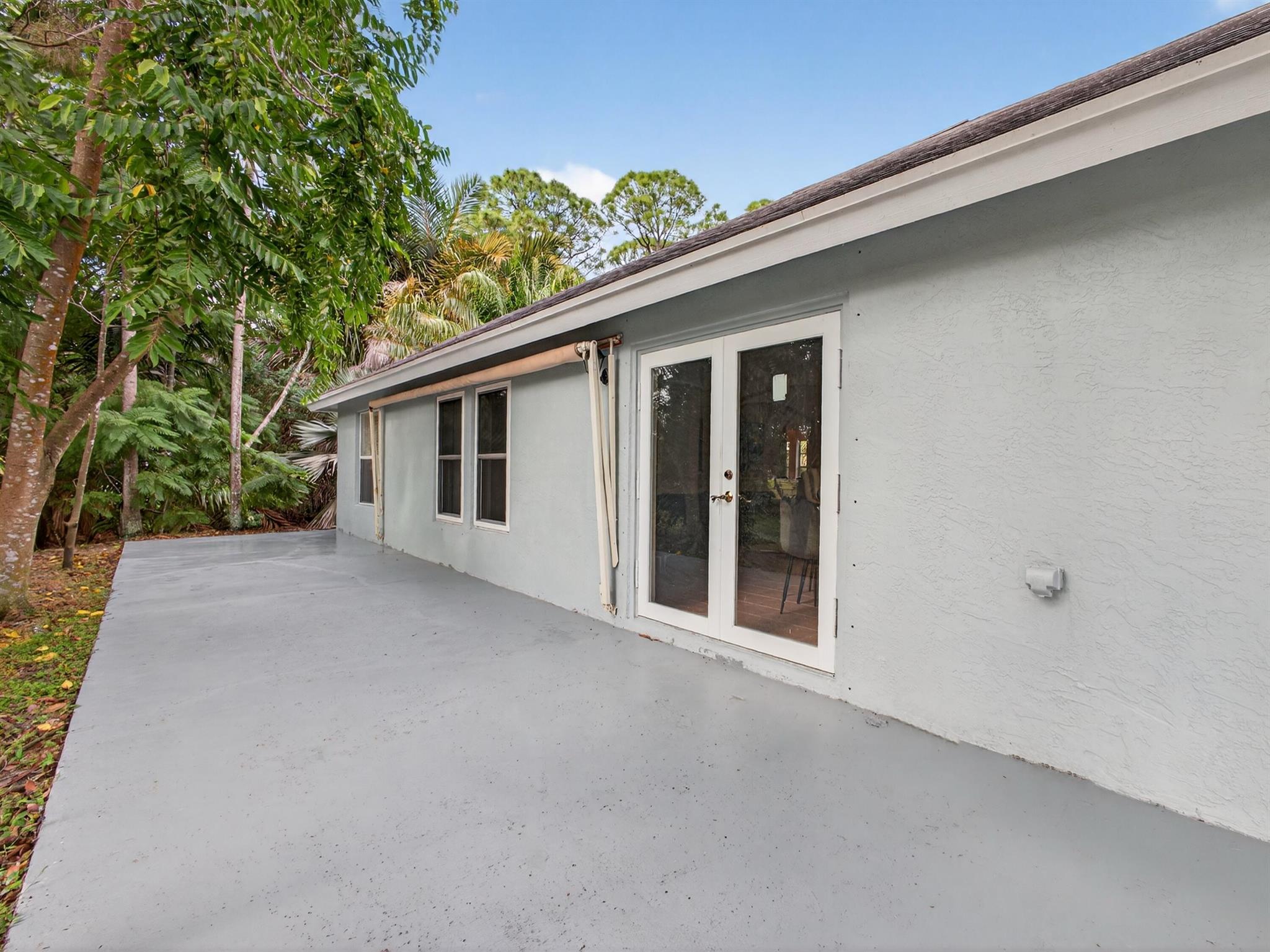 24-42-40~ S 243.6 FT OF N - Residential