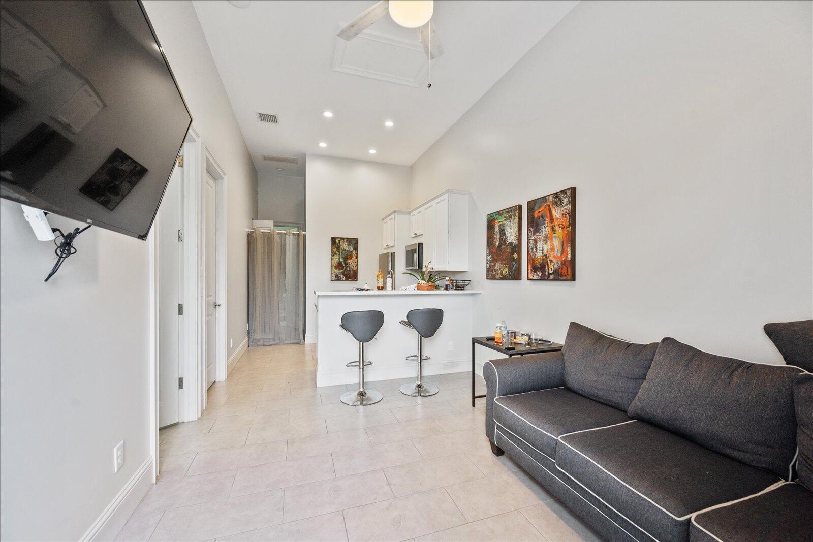 PALM BEACH POINT - Residential Lease
