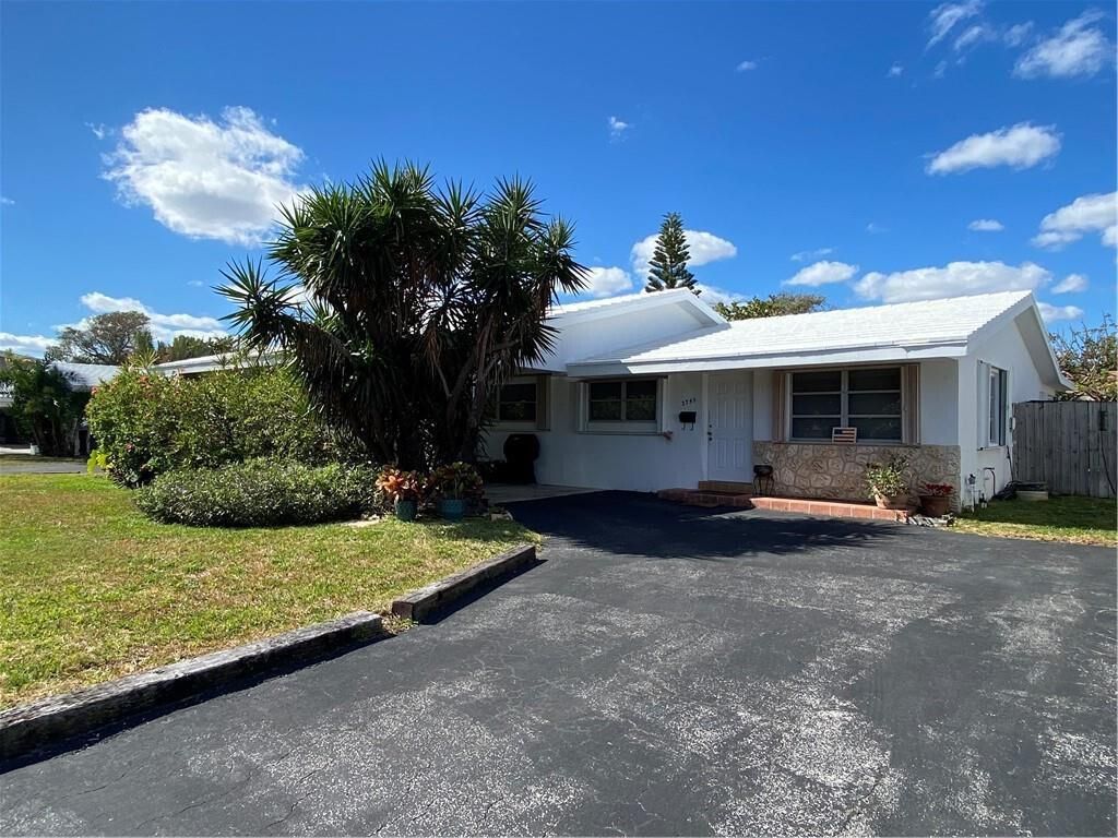 Photo of 2741-2745 NE 30th Avenue, Lighthouse Point, FL 33064 (MLS # R11112160)