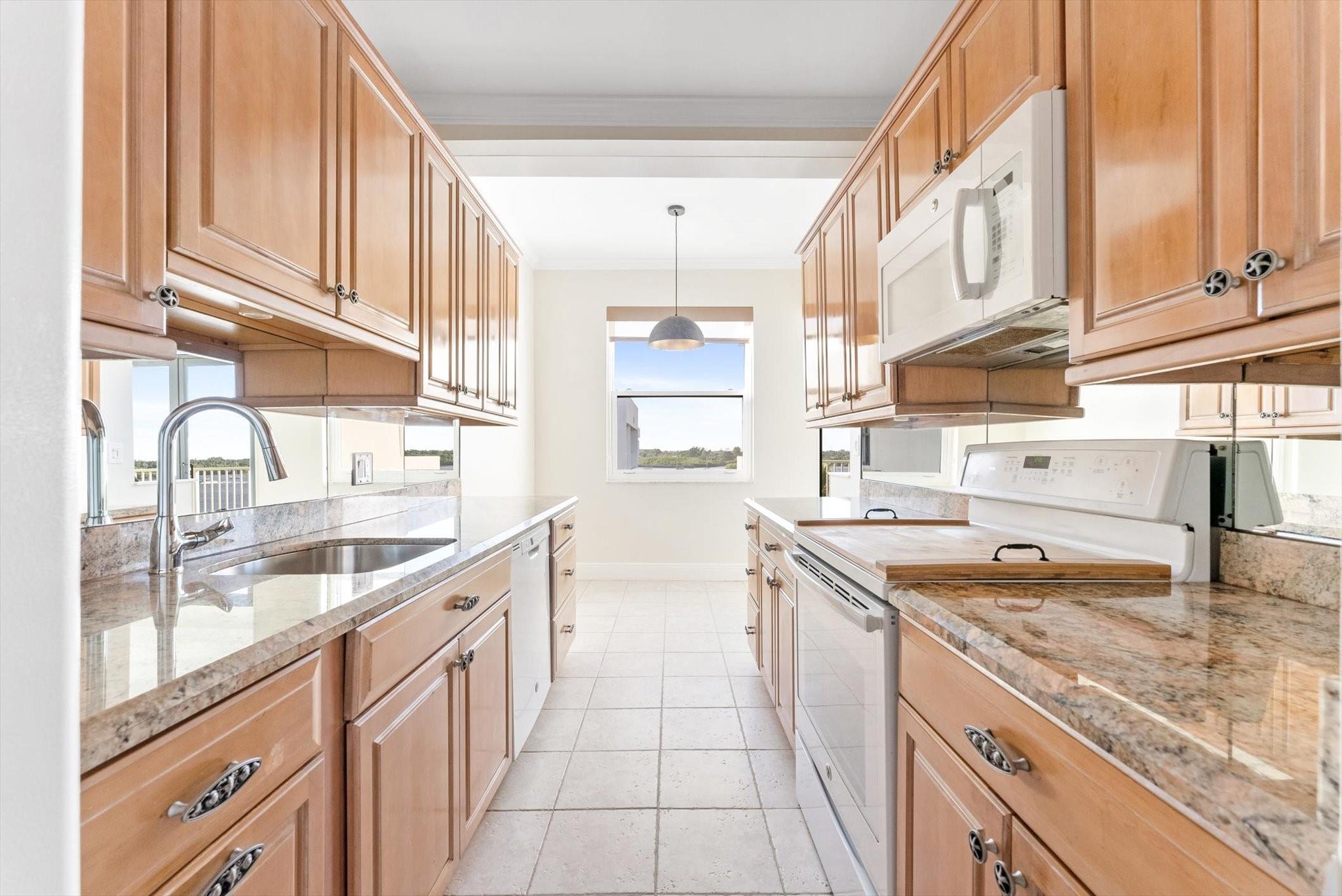 LA PALMA CONDO - Residential