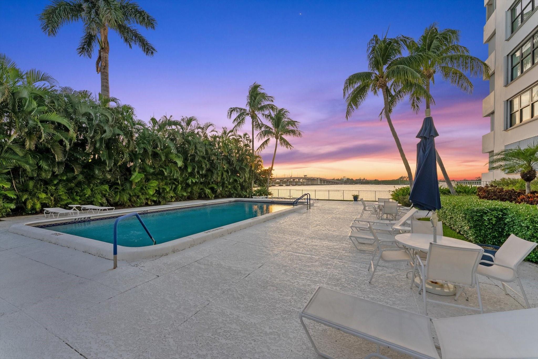 LA PALMA CONDO - Residential