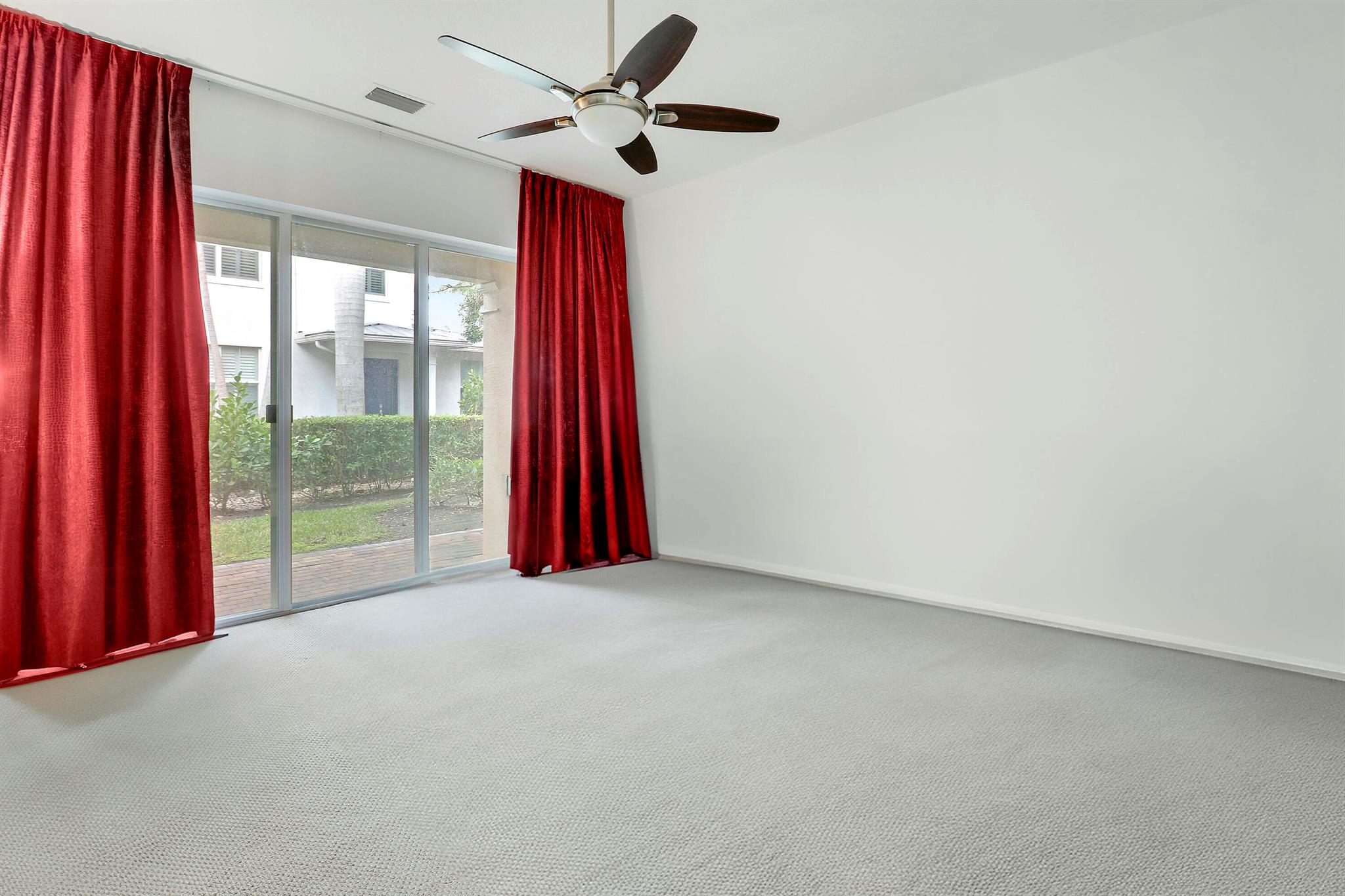 Hampton Cay - Residential