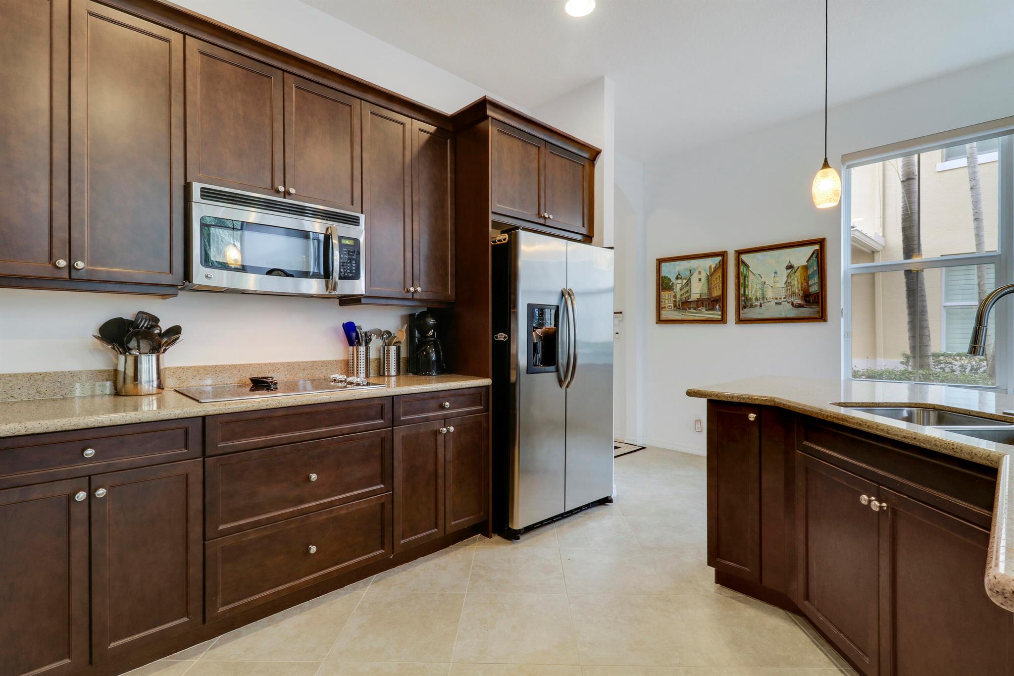 Hampton Cay - Residential