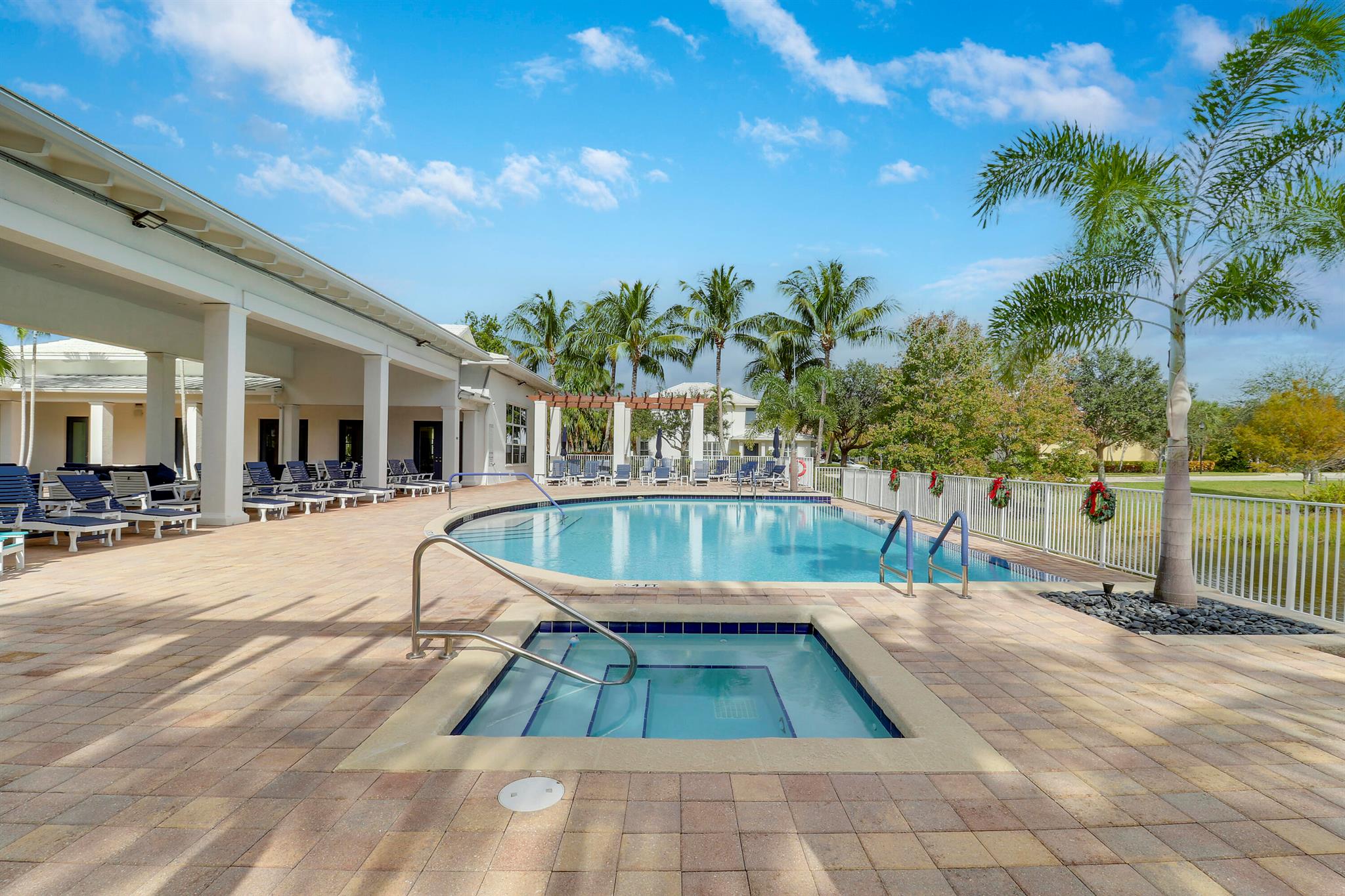 Hampton Cay - Residential