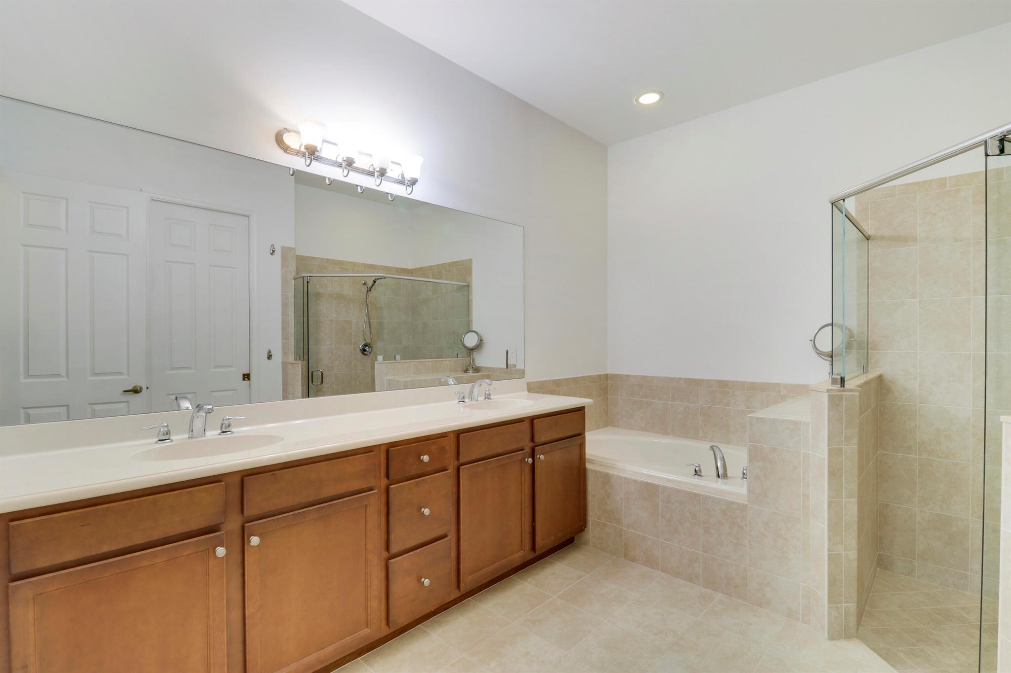 Hampton Cay - Residential