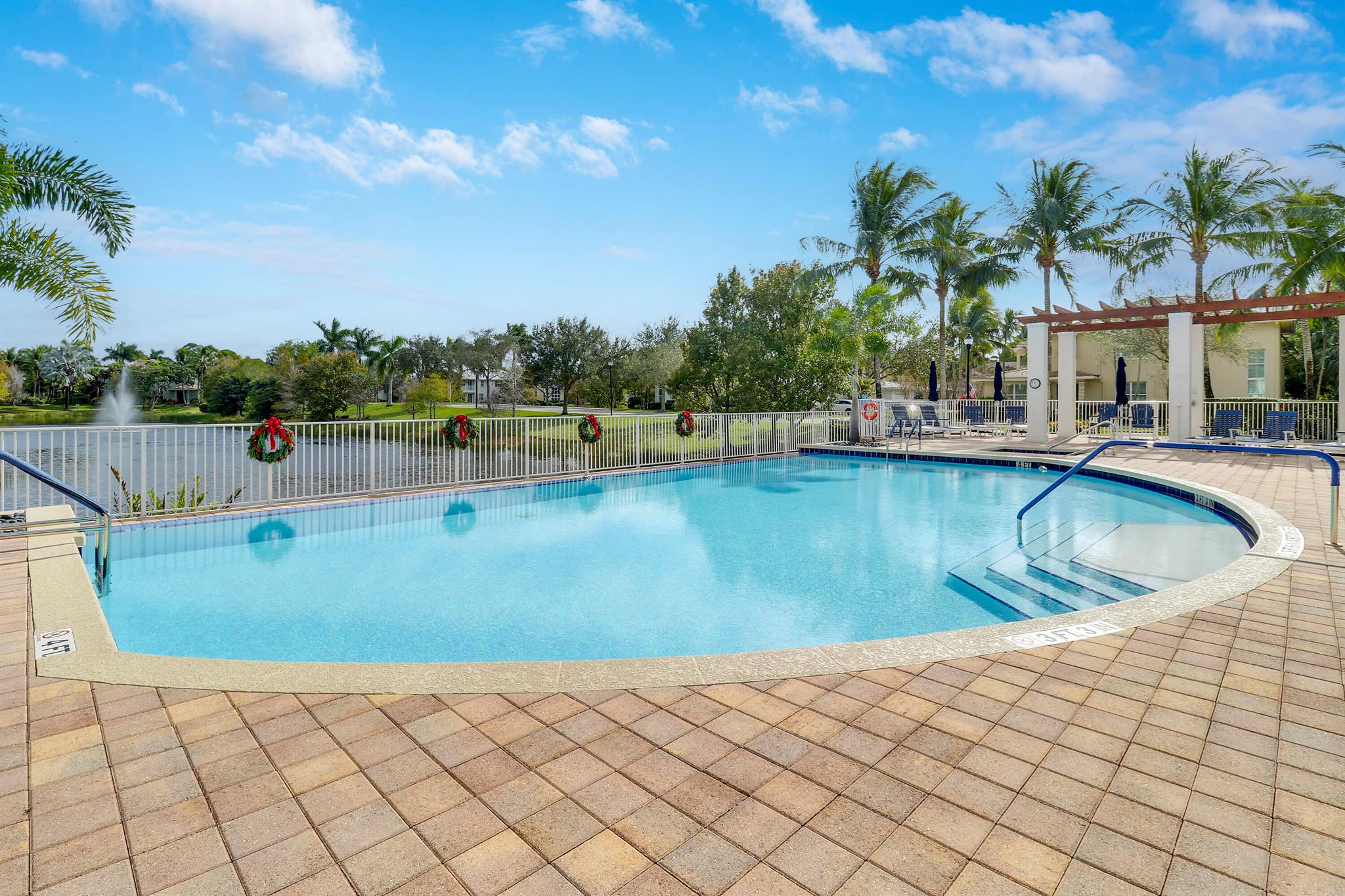 Hampton Cay - Residential