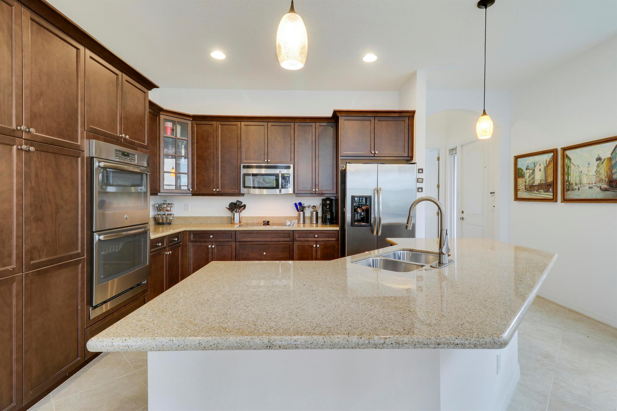 Hampton Cay - Residential