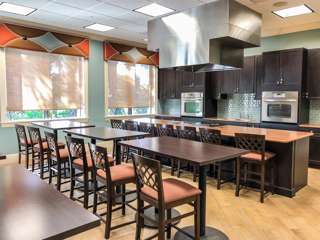 VALENCIA RESERVE - Residential