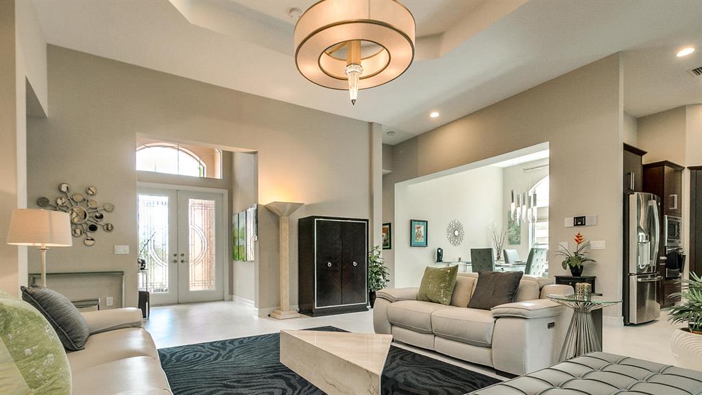 VALENCIA RESERVE - Residential