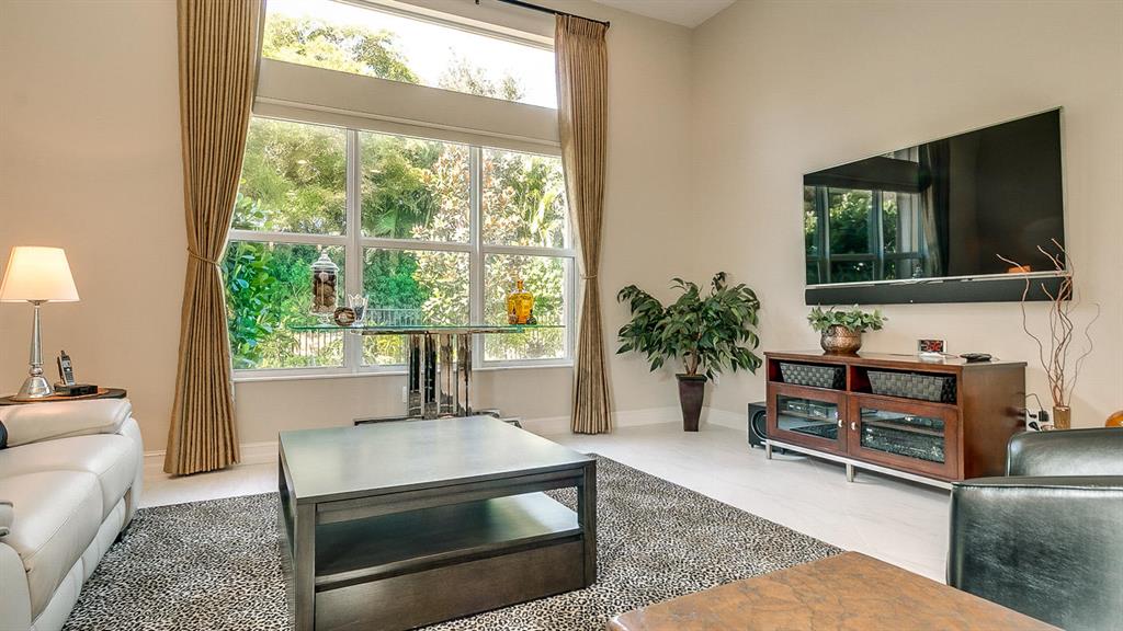 VALENCIA RESERVE - Residential