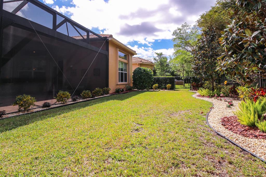 VALENCIA RESERVE - Residential