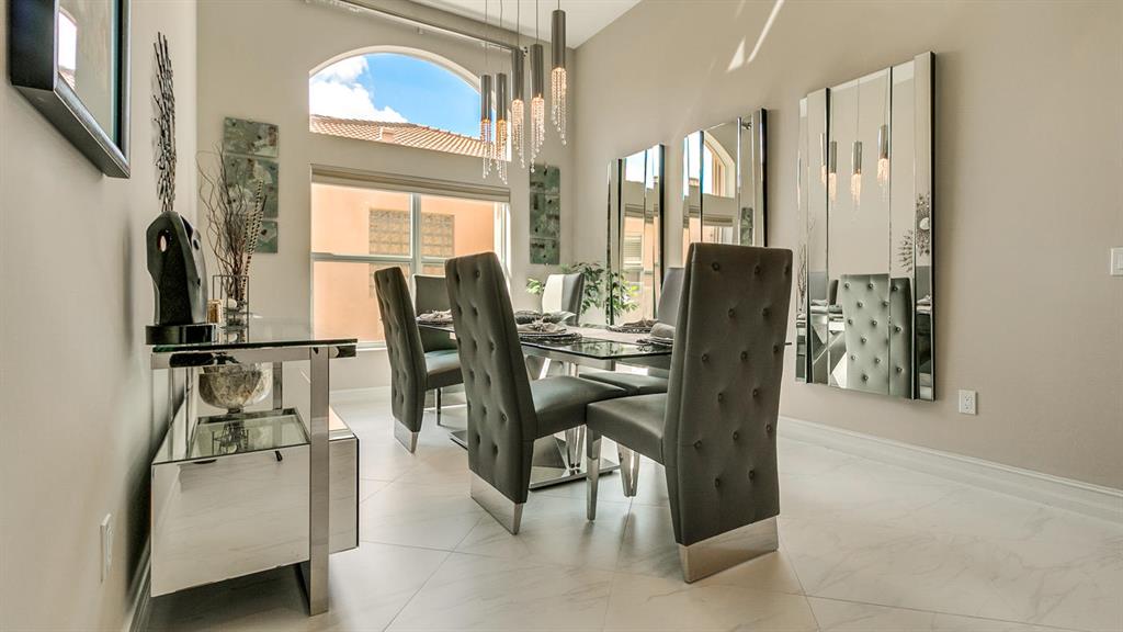 VALENCIA RESERVE - Residential