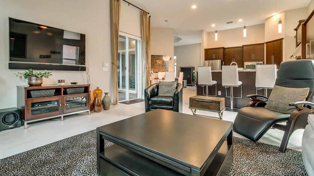 VALENCIA RESERVE - Residential