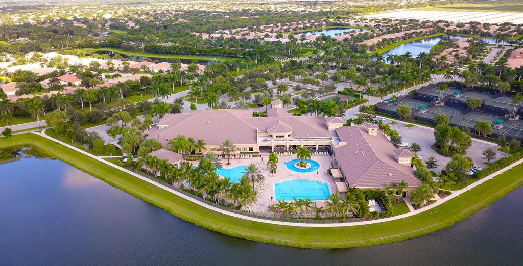 VALENCIA RESERVE - Residential